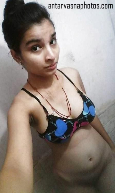 https://pub-5fcdf72a54cd4edbb03ec3edaa415a42.r2.dev/nakedleaks/my_cousin's_sexy_nude_selfies/0.jpg
