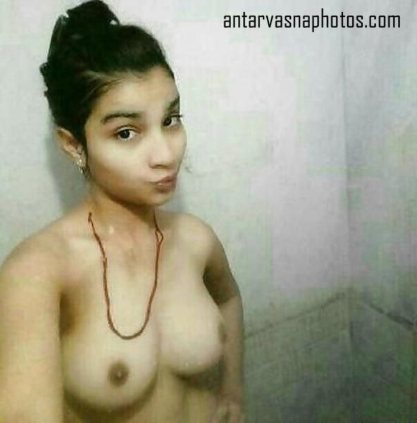 https://pub-5fcdf72a54cd4edbb03ec3edaa415a42.r2.dev/nakedleaks/my_cousin's_sexy_nude_selfies/1.jpg