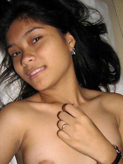 https://pub-5fcdf72a54cd4edbb03ec3edaa415a42.r2.dev/nakedleaks/my_partner:_the_sizzling_indian_beauty_rashmi/6.jpg