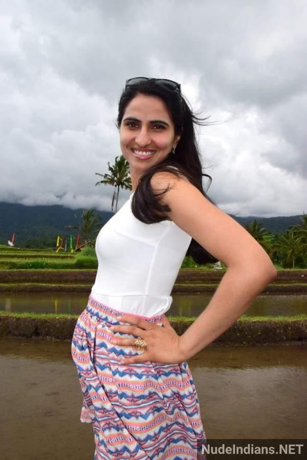 https://pub-5fcdf72a54cd4edbb03ec3edaa415a42.r2.dev/nakedleaks/my_wife's_affair:_poonam's_secret_relationship_with_her_boss/19.jpg