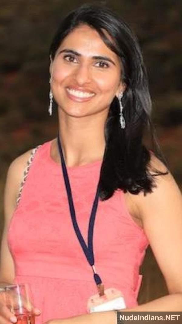 https://pub-5fcdf72a54cd4edbb03ec3edaa415a42.r2.dev/nakedleaks/my_wife's_affair:_poonam's_secret_relationship_with_her_boss/25.jpg