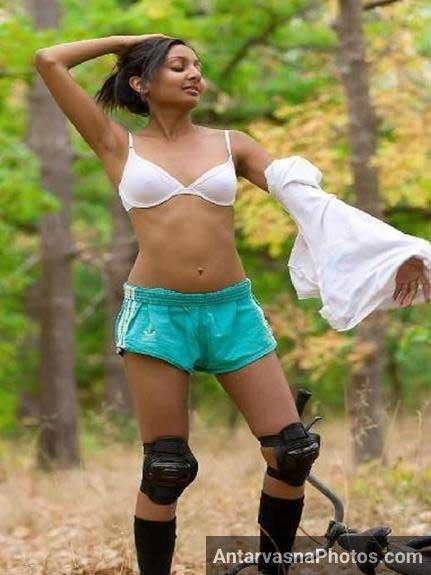 https://pub-5fcdf72a54cd4edbb03ec3edaa415a42.r2.dev/nakedleaks/naked_indian_girl_cycling_race_in_the_jungle/0.jpg