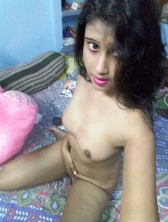 https://pub-5fcdf72a54cd4edbb03ec3edaa415a42.r2.dev/nakedleaks/naked_photos_of_desi_girl_masturbating/22.jpg