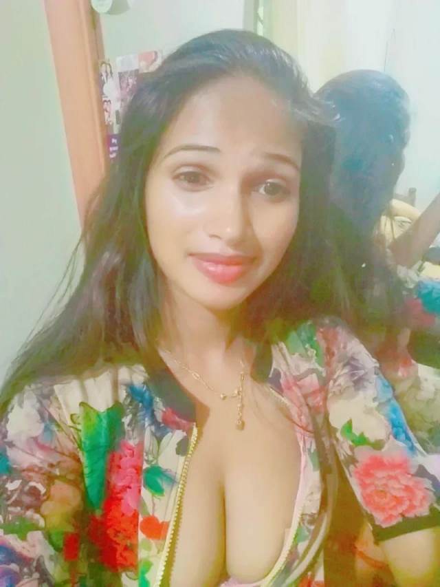 https://pub-5fcdf72a54cd4edbb03ec3edaa415a42.r2.dev/nakedleaks/naked_photos_of_desi_girl_masturbating/3.jpg