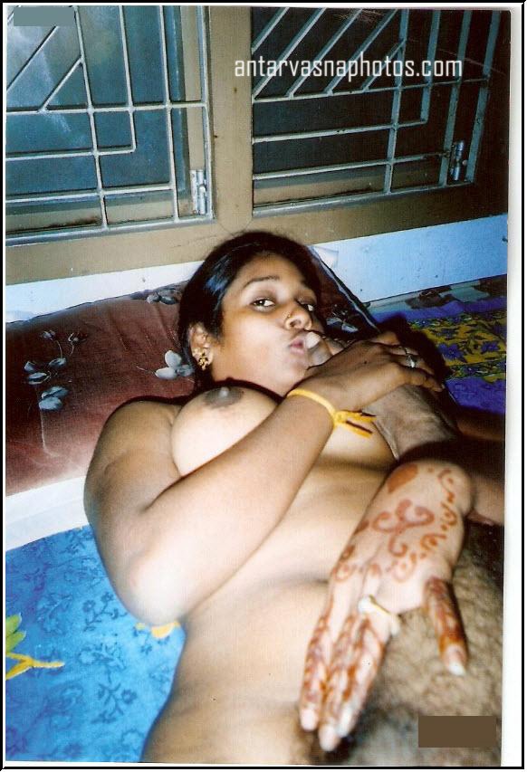 https://pub-5fcdf72a54cd4edbb03ec3edaa415a42.r2.dev/nakedleaks/nandni_bhabhi_indulges_in_sexual_activity_with_her_boss/1.jpg