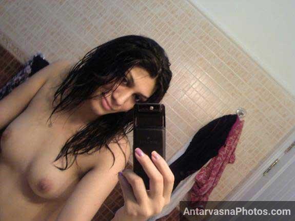 https://pub-5fcdf72a54cd4edbb03ec3edaa415a42.r2.dev/nakedleaks/natasha's_indian_bosom_selfie/0.jpg