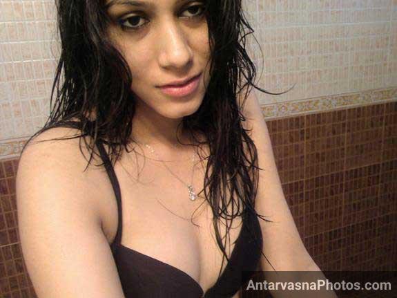https://pub-5fcdf72a54cd4edbb03ec3edaa415a42.r2.dev/nakedleaks/natasha's_indian_bosom_selfie/2.jpg