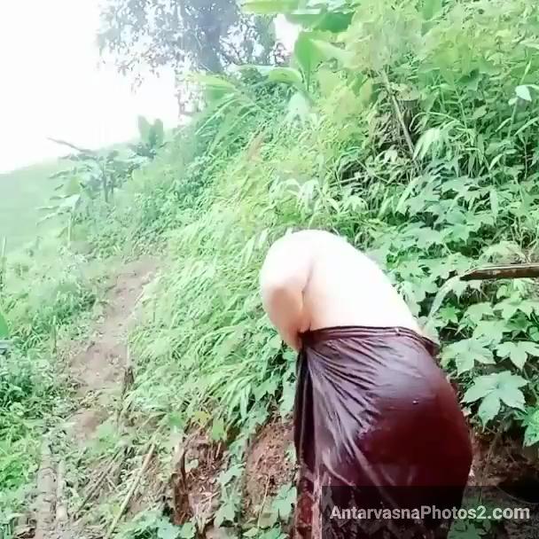 https://pub-5fcdf72a54cd4edbb03ec3edaa415a42.r2.dev/nakedleaks/nepali_girl_reveals_hairy_pussy_while_bathing/8.jpg