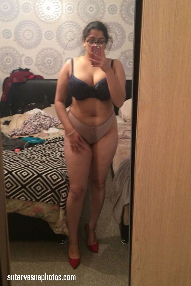 https://pub-5fcdf72a54cd4edbb03ec3edaa415a42.r2.dev/nakedleaks/nidhi's_intimate_images_shared_online/0.jpg