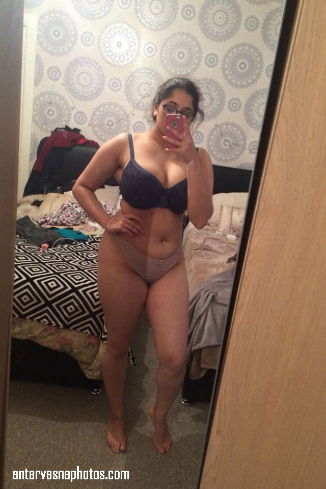 https://pub-5fcdf72a54cd4edbb03ec3edaa415a42.r2.dev/nakedleaks/nidhi's_intimate_images_shared_online/1.jpg