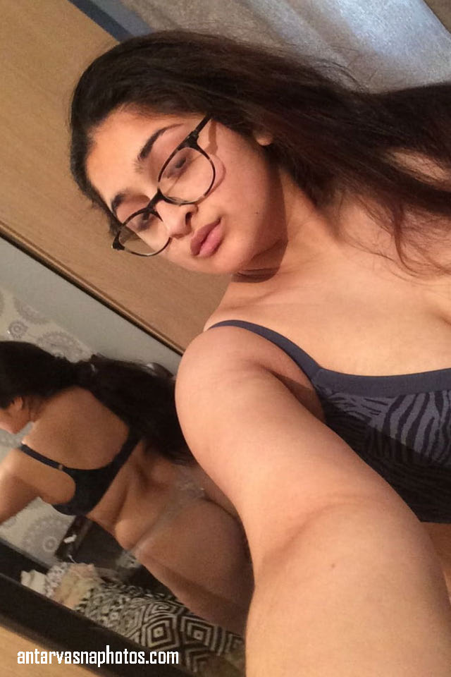 https://pub-5fcdf72a54cd4edbb03ec3edaa415a42.r2.dev/nakedleaks/nidhi's_intimate_images_shared_online/6.jpg