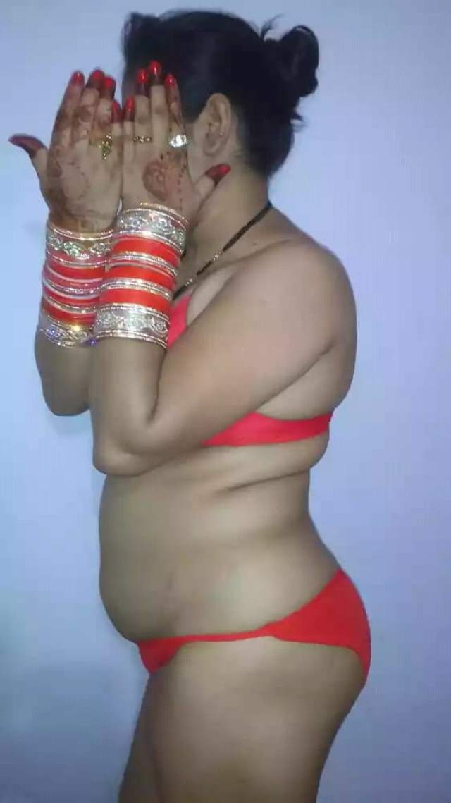 https://pub-5fcdf72a54cd4edbb03ec3edaa415a42.r2.dev/nakedleaks/night_full_of_passionate_moments_with_cousin_captured_in_desi_photos/14.jpg