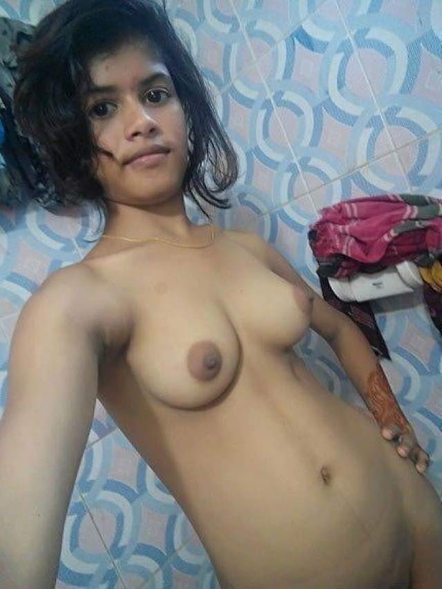 https://pub-5fcdf72a54cd4edbb03ec3edaa415a42.r2.dev/nakedleaks/night_full_of_passionate_moments_with_cousin_captured_in_desi_photos/3.jpg