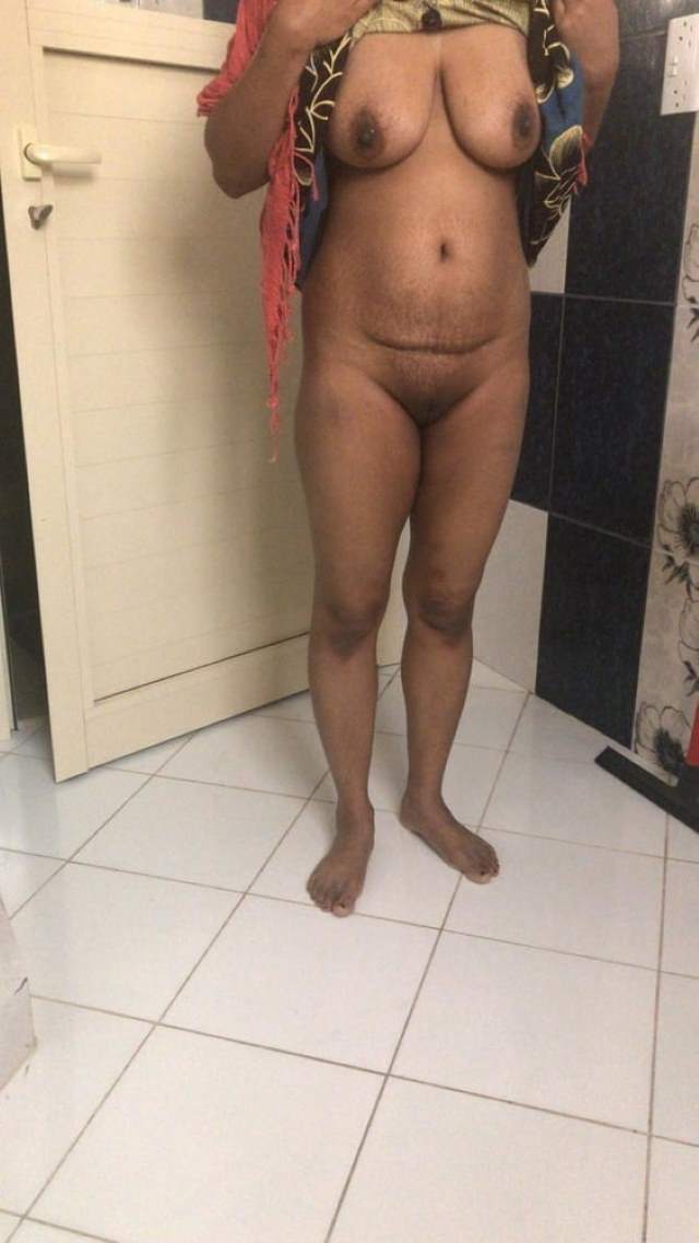 https://pub-5fcdf72a54cd4edbb03ec3edaa415a42.r2.dev/nakedleaks/night_full_of_passionate_moments_with_cousin_captured_in_desi_photos/8.jpg