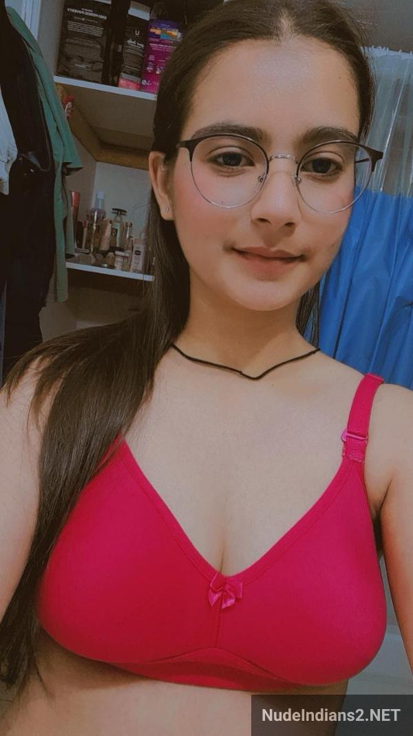 https://pub-5fcdf72a54cd4edbb03ec3edaa415a42.r2.dev/nakedleaks/noida_college_student_charulata_dubey_lingerie_selfies/8.jpg