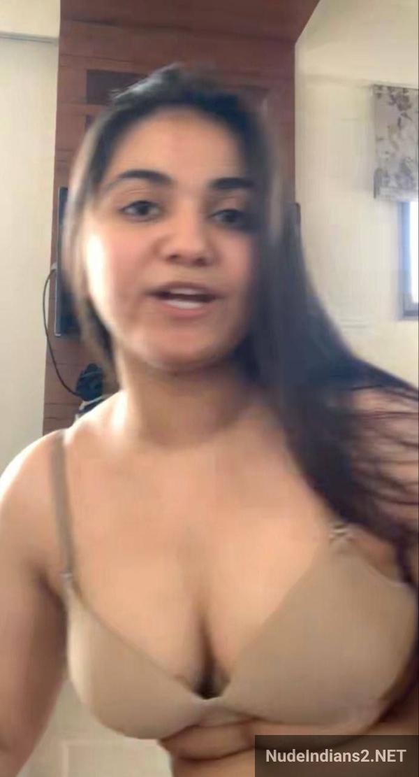https://pub-5fcdf72a54cd4edbb03ec3edaa415a42.r2.dev/nakedleaks/noida_girl_ritika_ahuja_sending_bold_selfies_to_colleague/2.jpg