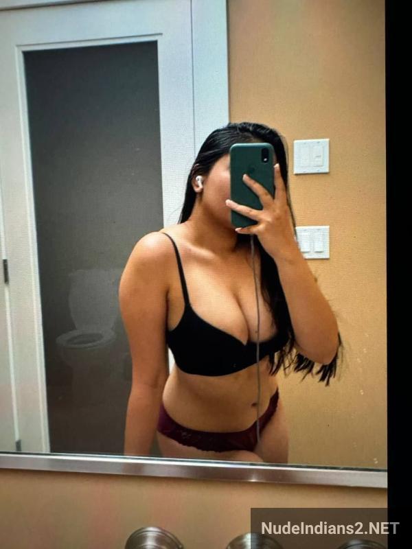 https://pub-5fcdf72a54cd4edbb03ec3edaa415a42.r2.dev/nakedleaks/noida_girl_ritika_ahuja_sending_bold_selfies_to_colleague/5.jpg