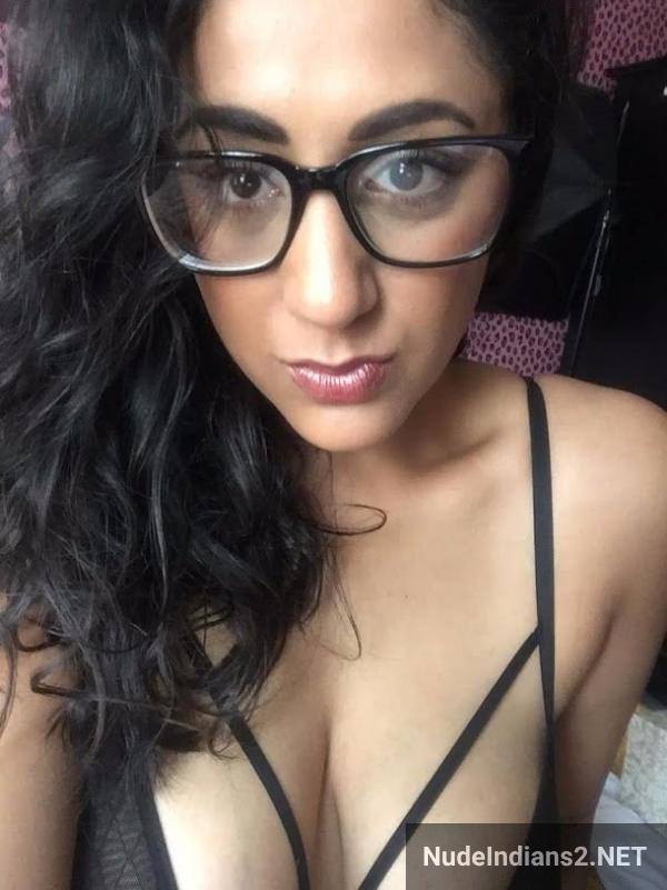 https://pub-5fcdf72a54cd4edbb03ec3edaa415a42.r2.dev/nakedleaks/noida_housewife_anisha_kapoor_busty_snapshots_for_playboys/15.jpg