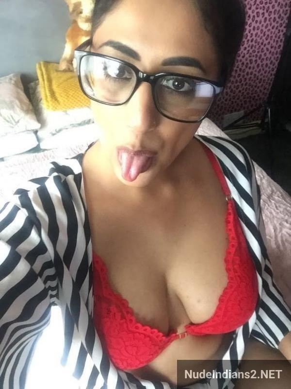 https://pub-5fcdf72a54cd4edbb03ec3edaa415a42.r2.dev/nakedleaks/noida_housewife_anisha_kapoor_busty_snapshots_for_playboys/18.jpg