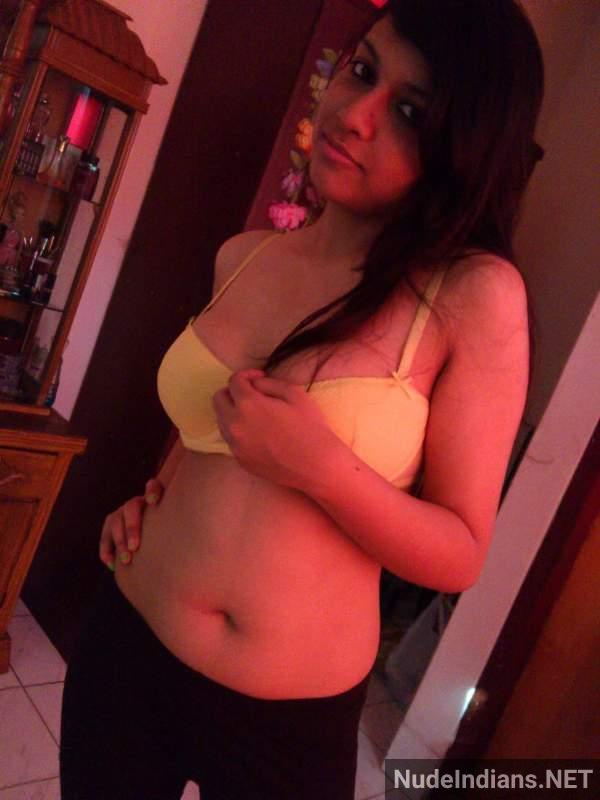 https://pub-5fcdf72a54cd4edbb03ec3edaa415a42.r2.dev/nakedleaks/noida_janvi's_intimate_pictures_spread_online/20.jpg