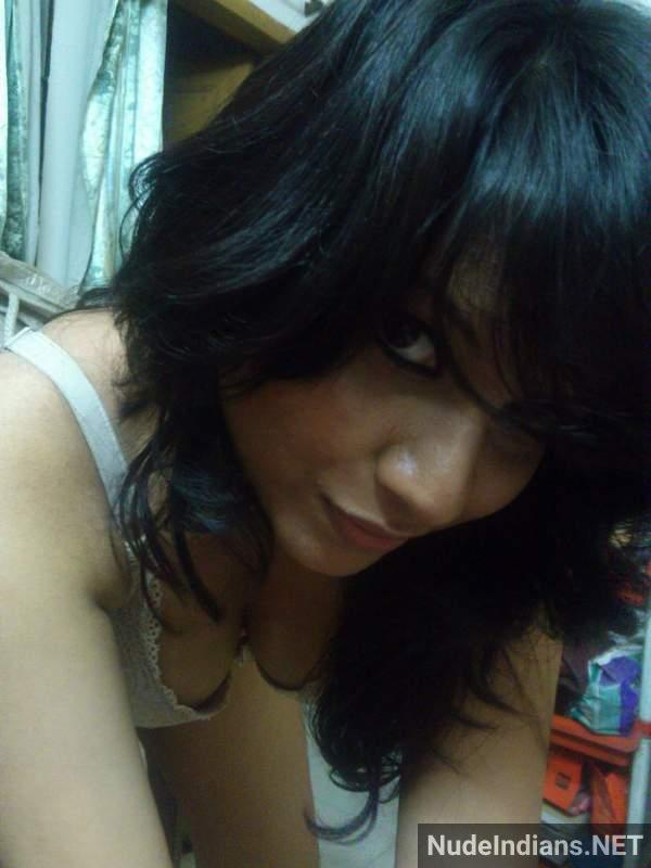 https://pub-5fcdf72a54cd4edbb03ec3edaa415a42.r2.dev/nakedleaks/noida_janvi's_intimate_pictures_spread_online/24.jpg