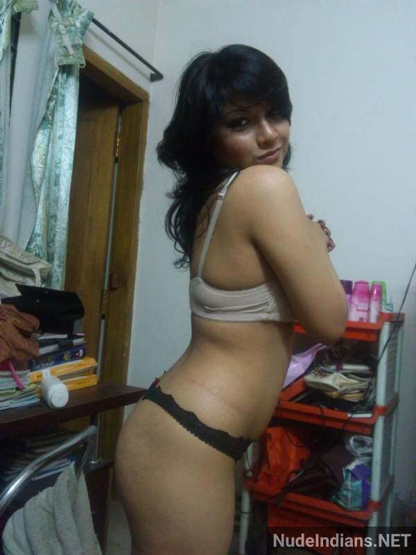 https://pub-5fcdf72a54cd4edbb03ec3edaa415a42.r2.dev/nakedleaks/noida_janvi's_intimate_pictures_spread_online/28.jpg