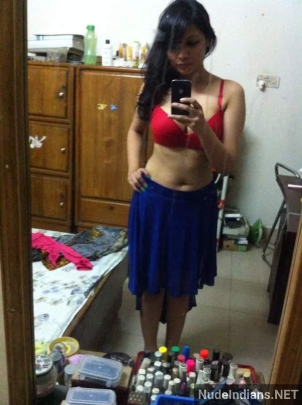 https://pub-5fcdf72a54cd4edbb03ec3edaa415a42.r2.dev/nakedleaks/noida_janvi's_intimate_pictures_spread_online/37.jpg