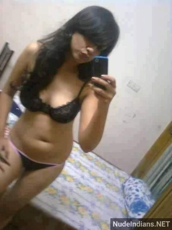 https://pub-5fcdf72a54cd4edbb03ec3edaa415a42.r2.dev/nakedleaks/noida_janvi's_intimate_pictures_spread_online/9.jpg