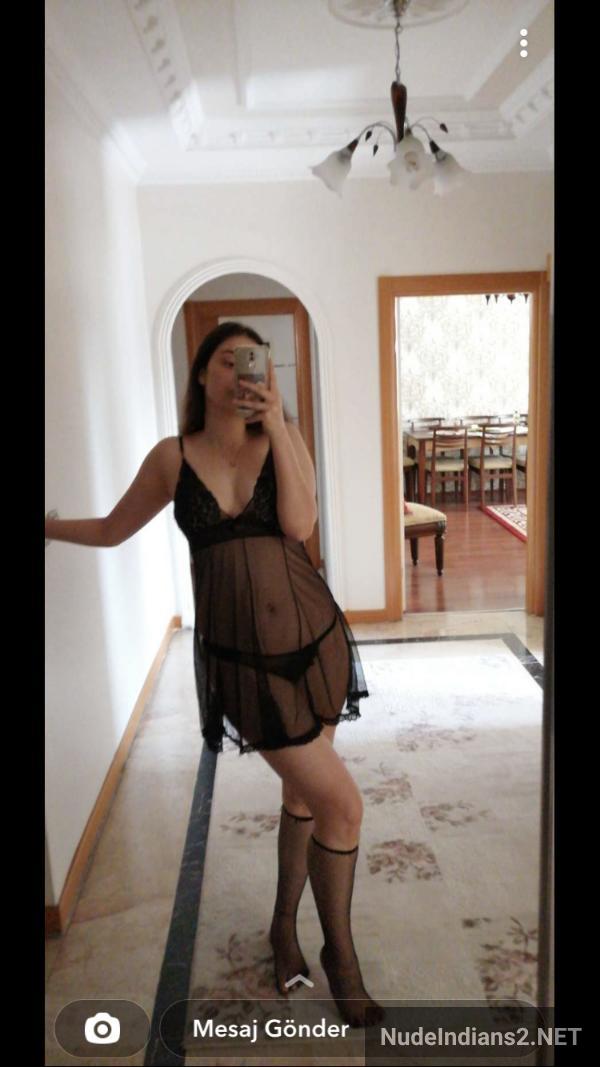 https://pub-5fcdf72a54cd4edbb03ec3edaa415a42.r2.dev/nakedleaks/nri_aatiya_khan_reveals_tight_backside_&_busty_selfies_to_boyfriend/43.jpg