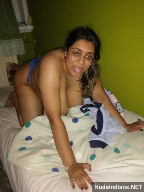 https://pub-5fcdf72a54cd4edbb03ec3edaa415a42.r2.dev/nakedleaks/nri_aunt_anita_exhibits_busty_assets_and_seductive_curves/27.jpg