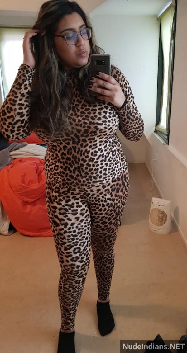 https://pub-5fcdf72a54cd4edbb03ec3edaa415a42.r2.dev/nakedleaks/nri_aunt_anita_exhibits_busty_assets_and_seductive_curves/45.jpg