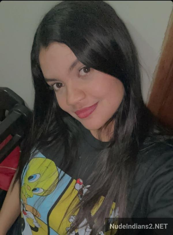 https://pub-5fcdf72a54cd4edbb03ec3edaa415a42.r2.dev/nakedleaks/nri_model_devika_exposes_her_large_breasts_in_personal_photos/2.jpg