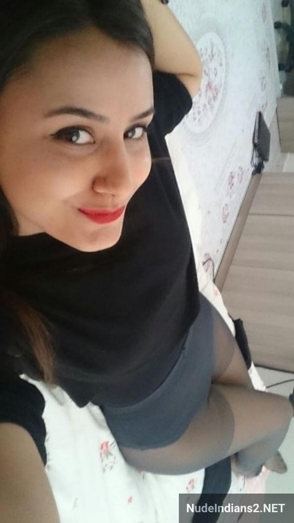 https://pub-5fcdf72a54cd4edbb03ec3edaa415a42.r2.dev/nakedleaks/nri_punjabi_girl_jasmine's_revealing_selfies_go_viral/25.jpg