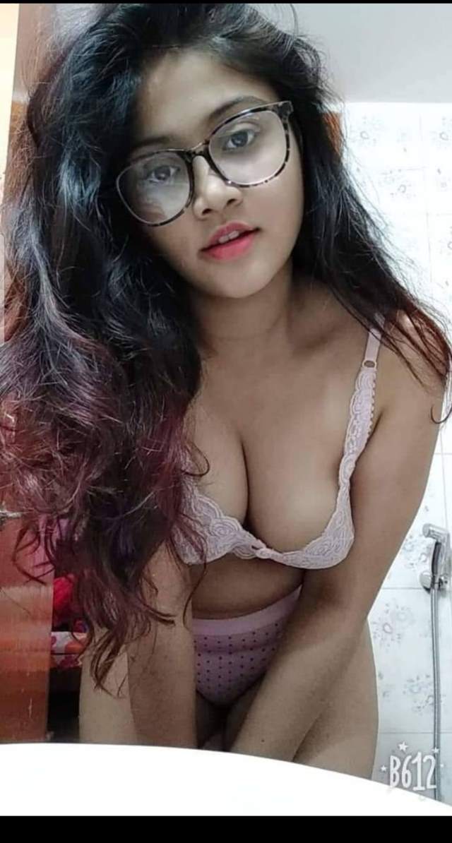 https://pub-5fcdf72a54cd4edbb03ec3edaa415a42.r2.dev/nakedleaks/nude_desi_girls_exposing_in_hostel/12.jpg