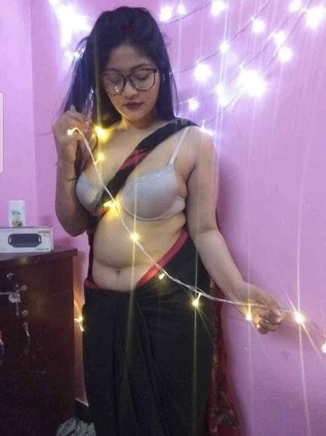 https://pub-5fcdf72a54cd4edbb03ec3edaa415a42.r2.dev/nakedleaks/nude_desi_girls_exposing_in_hostel/14.jpg