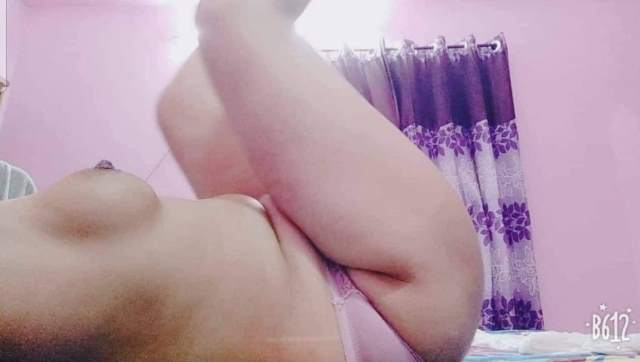 https://pub-5fcdf72a54cd4edbb03ec3edaa415a42.r2.dev/nakedleaks/nude_desi_girls_exposing_in_hostel/17.jpg