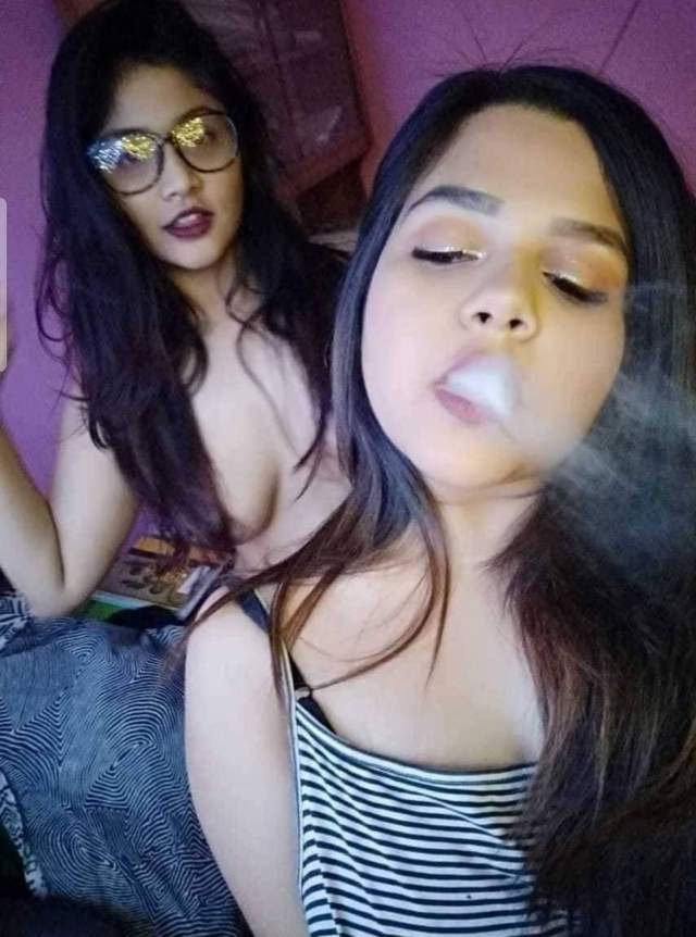 https://pub-5fcdf72a54cd4edbb03ec3edaa415a42.r2.dev/nakedleaks/nude_desi_girls_exposing_in_hostel/8.jpg