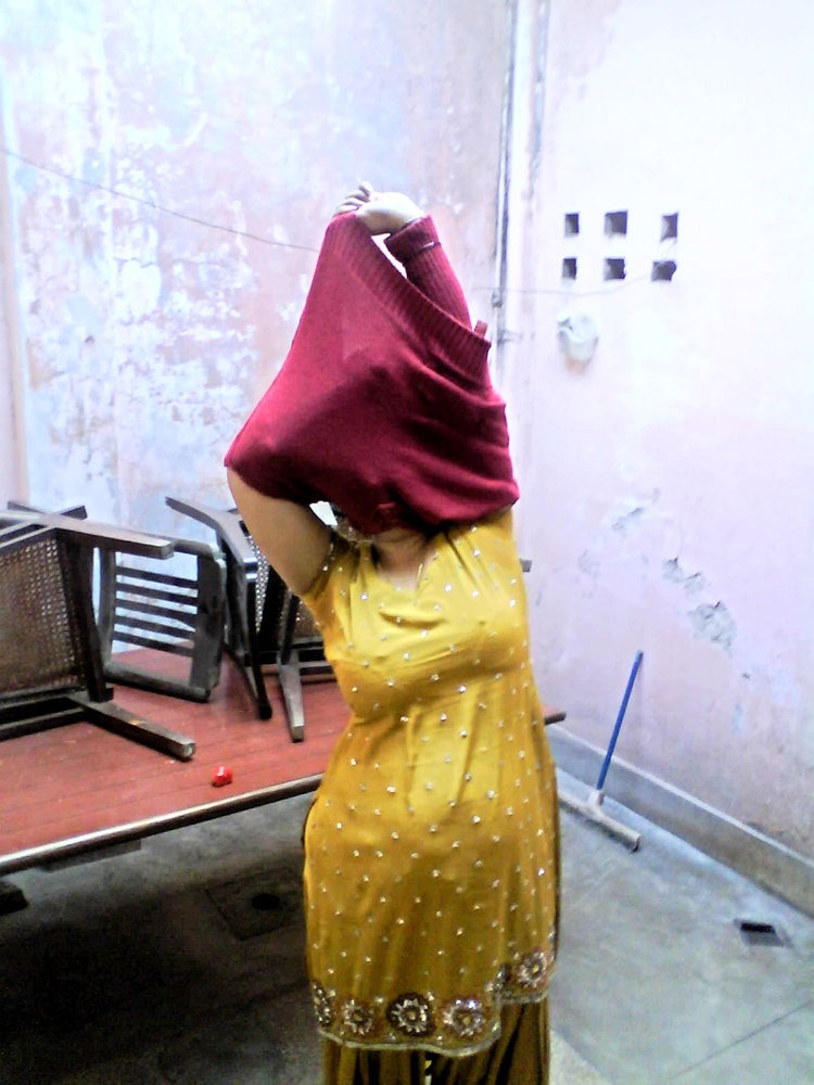 https://pub-5fcdf72a54cd4edbb03ec3edaa415a42.r2.dev/nakedleaks/nude_images_of_mumbai_woman/1.jpg