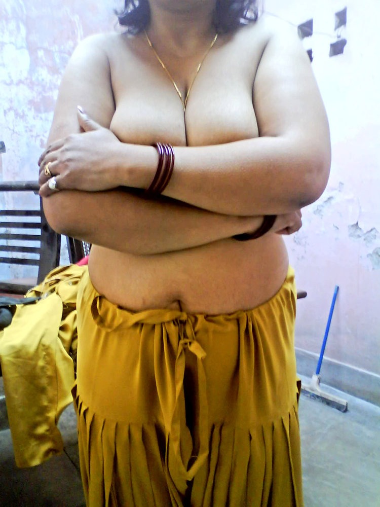 https://pub-5fcdf72a54cd4edbb03ec3edaa415a42.r2.dev/nakedleaks/nude_images_of_mumbai_woman/4.jpg