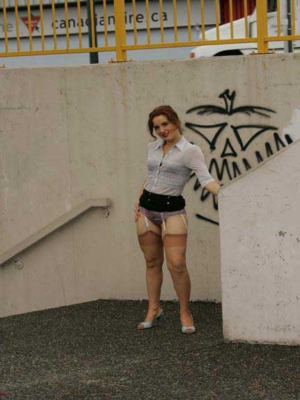 https://pub-5fcdf72a54cd4edbb03ec3edaa415a42.r2.dev/nakedleaks/nude_photos_of_a_woman_peeing/0.jpg