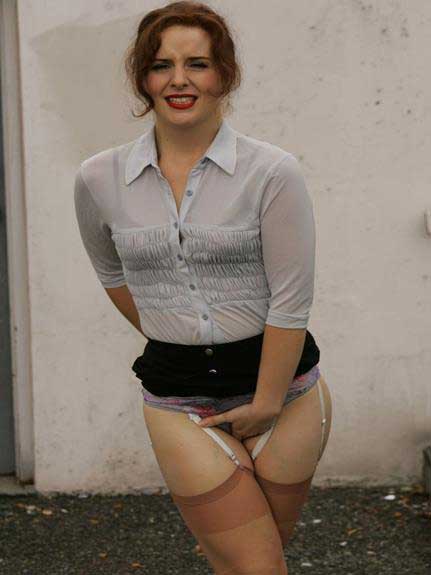 https://pub-5fcdf72a54cd4edbb03ec3edaa415a42.r2.dev/nakedleaks/nude_photos_of_a_woman_peeing/1.jpg