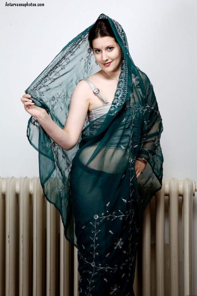 https://pub-5fcdf72a54cd4edbb03ec3edaa415a42.r2.dev/nakedleaks/nude_photos_of_bhabhi_in_traditional_attire/1.jpg
