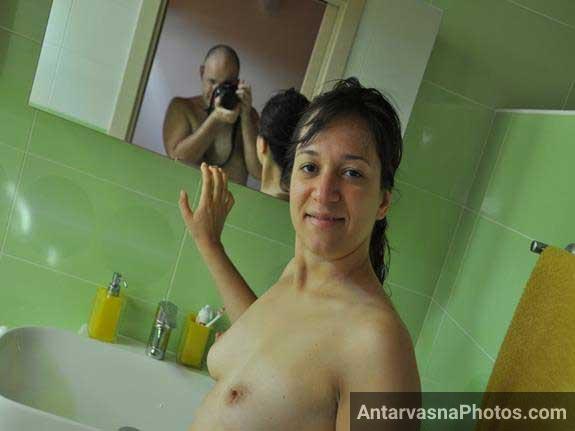 https://pub-5fcdf72a54cd4edbb03ec3edaa415a42.r2.dev/nakedleaks/nude_shower_pictures_of_an_english_spouse/0.jpg