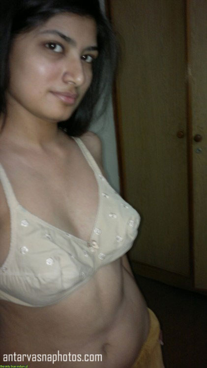 https://pub-5fcdf72a54cd4edbb03ec3edaa415a42.r2.dev/nakedleaks/nudes_of_muslim_desi_girl/1.jpg