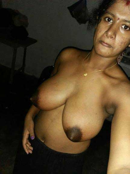 https://pub-5fcdf72a54cd4edbb03ec3edaa415a42.r2.dev/nakedleaks/observing_large_breasts_of_a_south_indian_wife/6.jpg