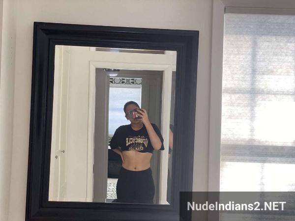 https://pub-5fcdf72a54cd4edbb03ec3edaa415a42.r2.dev/nakedleaks/overseas_beauty_priya_dixit_shares_seductive_selfies_with_desi_men/10.jpg