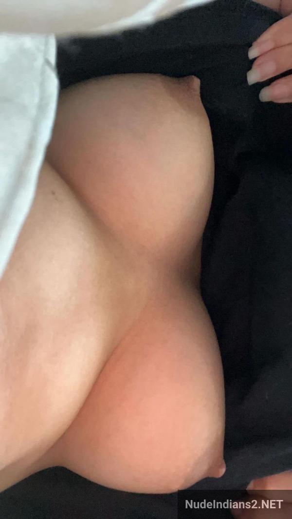 https://pub-5fcdf72a54cd4edbb03ec3edaa415a42.r2.dev/nakedleaks/overseas_beauty_priya_dixit_shares_seductive_selfies_with_desi_men/38.jpg