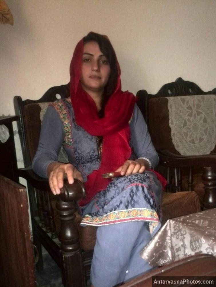 https://pub-5fcdf72a54cd4edbb03ec3edaa415a42.r2.dev/nakedleaks/pakistani_bhabhi's_seductive_photos_found_on_social_media/5.jpg