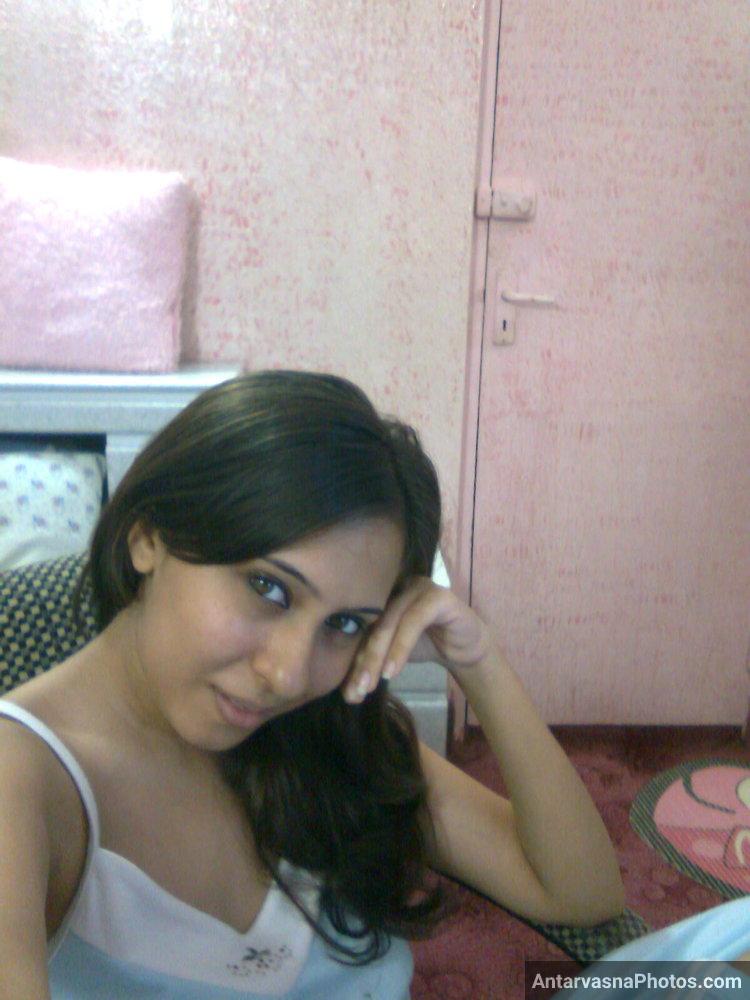 https://pub-5fcdf72a54cd4edbb03ec3edaa415a42.r2.dev/nakedleaks/pakistani_girl_sends_provocative_photos_to_wealthy_benefactor/2.jpg