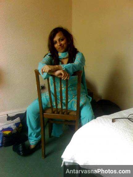 https://pub-5fcdf72a54cd4edbb03ec3edaa415a42.r2.dev/nakedleaks/passionate_admirer_of_indian_aunty's_manhood/0.jpg